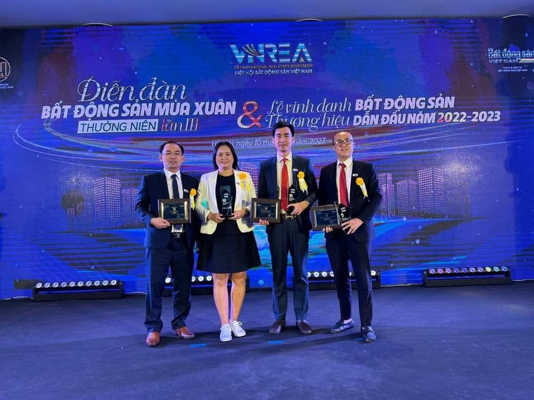 Sự nghiệp đồng hành và phát triển